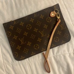 DESIGNER INSPIRED Clutch